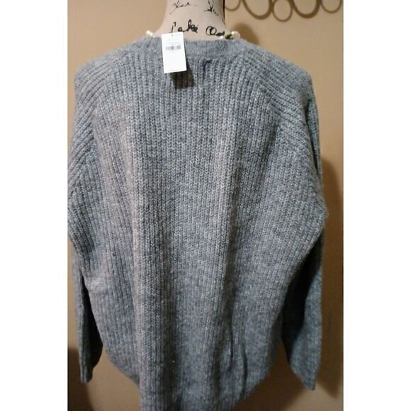 Old Navy Soft Sweater. SZ L. NWT - Picture 2 of 9